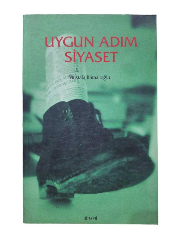Uygun Adım Siyaset
