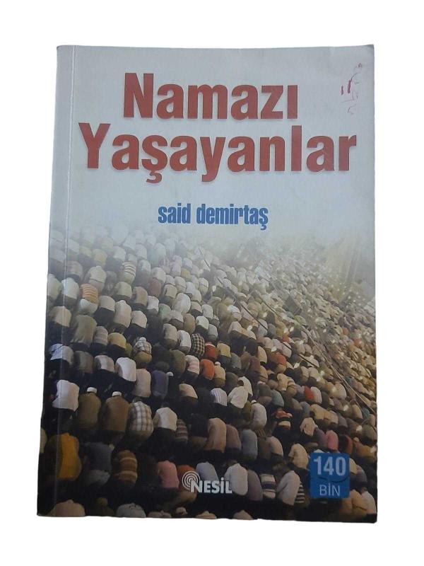 Namazı Yaşayanlar